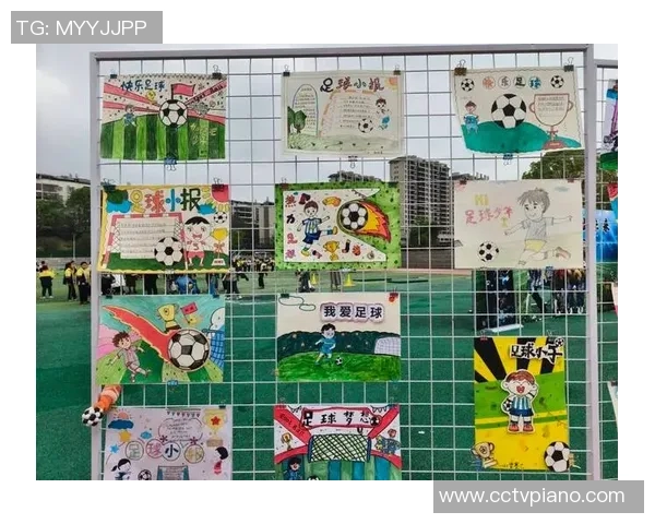 足球明星Q版海报创意设计展现球场魅力与青春活力 足球明星Q版海报创意设计展现球场魅力与青春活力